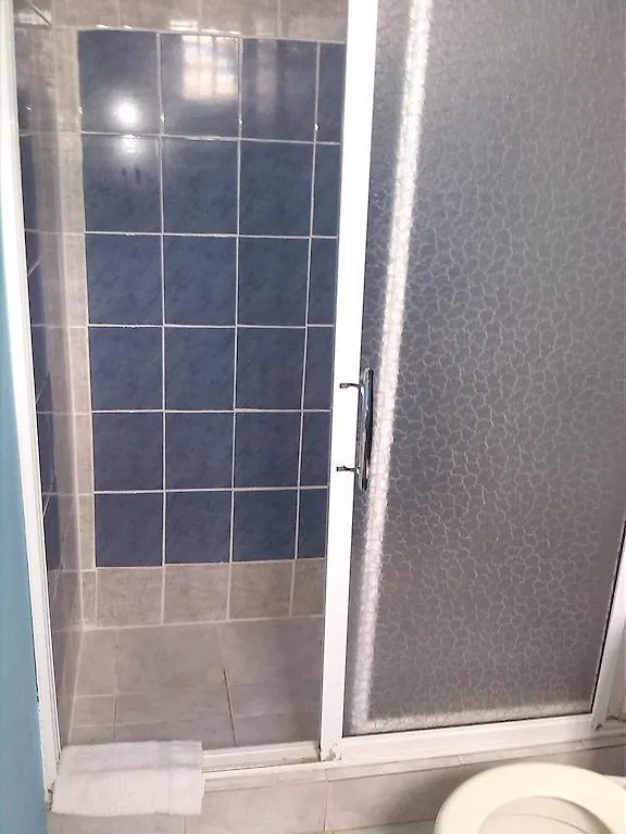 Treasure'S Comfort Inn Claremont Penzion