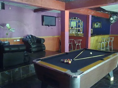 Treasure'S Comfort Inn Claremont Penzion