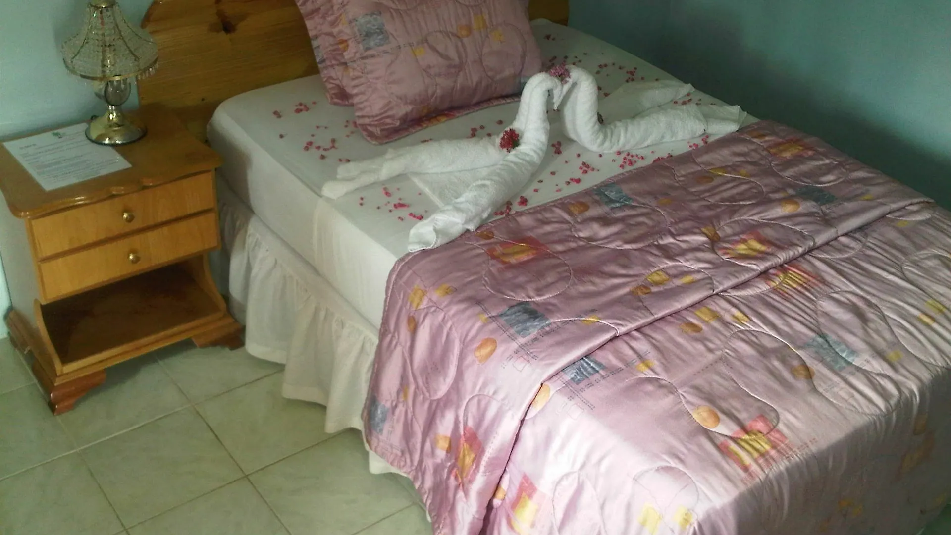 Treasure'S Comfort Inn Claremont