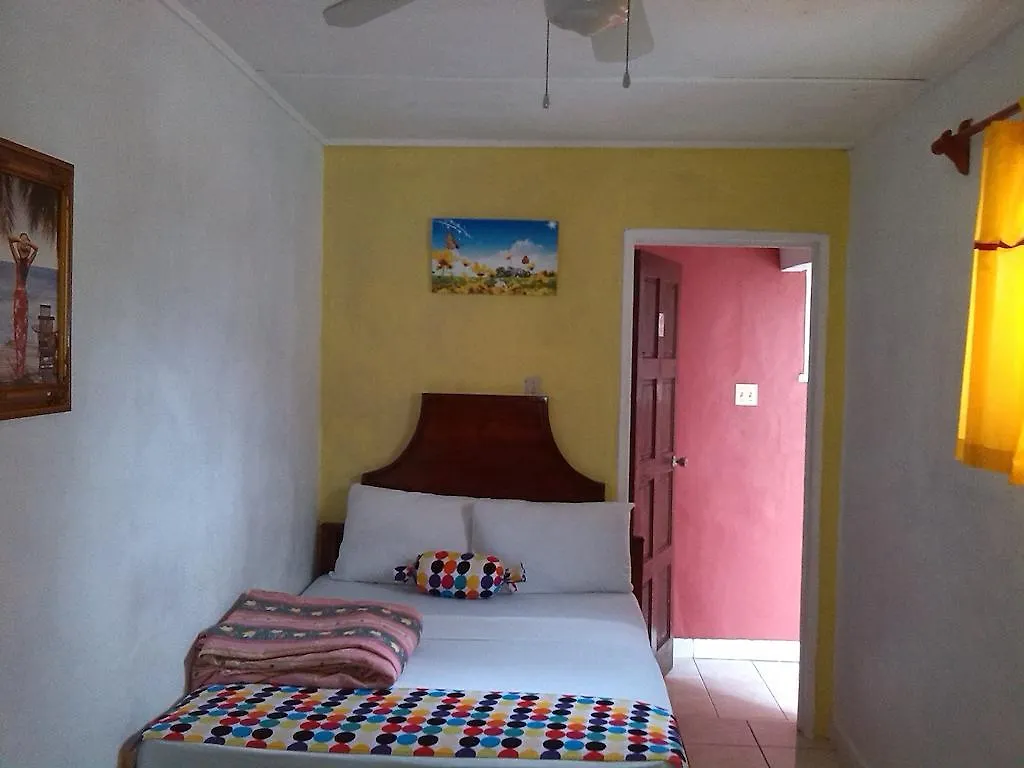 Treasure'S Comfort Inn Claremont